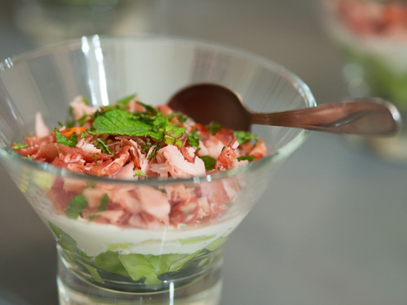 Verrine salée facile concombre fromage jambon coppa menthe