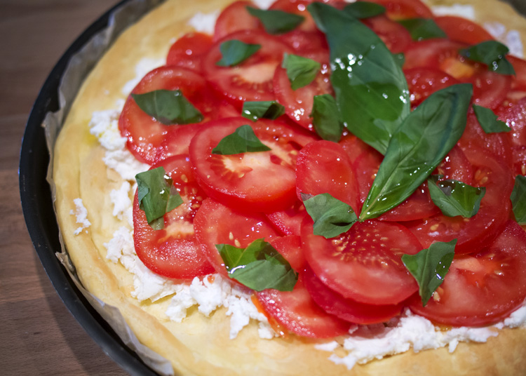 Hachette Cuisine Fête Maison Recette Tarte au chèvre tomate 