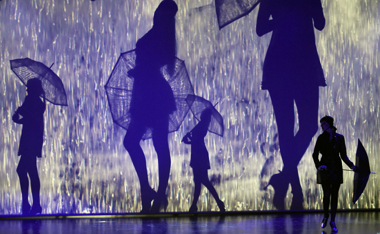 FRANCE-ENTERTAINMENT-DANCE-LIDO-afp_04