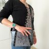 Sac à bandoulière à broderie gothique