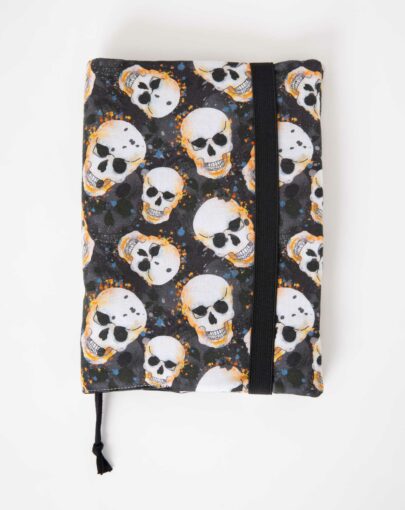 Protège carnet de santé skull anthracite, cousu main en France