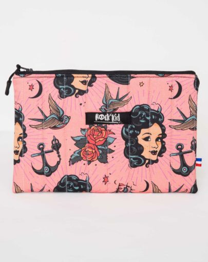 Trousse matelassée cousue main en France, motif tattoo old school rose