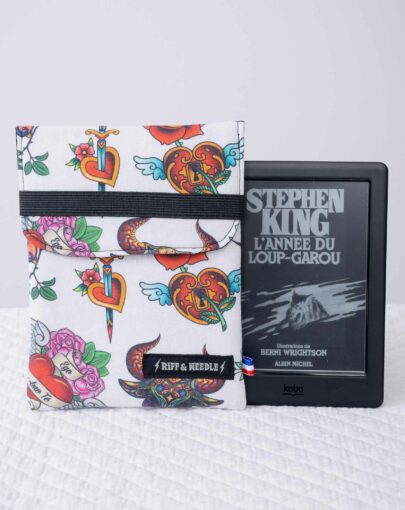 Pochette liseuse tattoo old school blanc